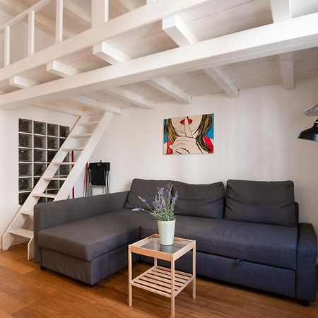 Cozy Apartment Near Navigli Milan Bagian luar foto