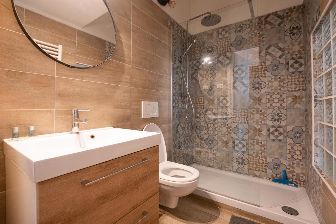 Cozy Apartment Near Navigli Milan Bagian luar foto